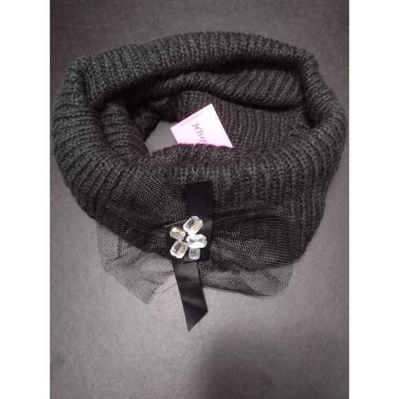 ***Final Sale*** Betsey Johnson black cowl scarf - Picture 1 of 6